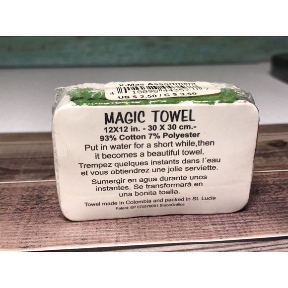 Disney Magic Towel Christmas Holiday Goofy Stocking Stuffer - Picture 3 of 4